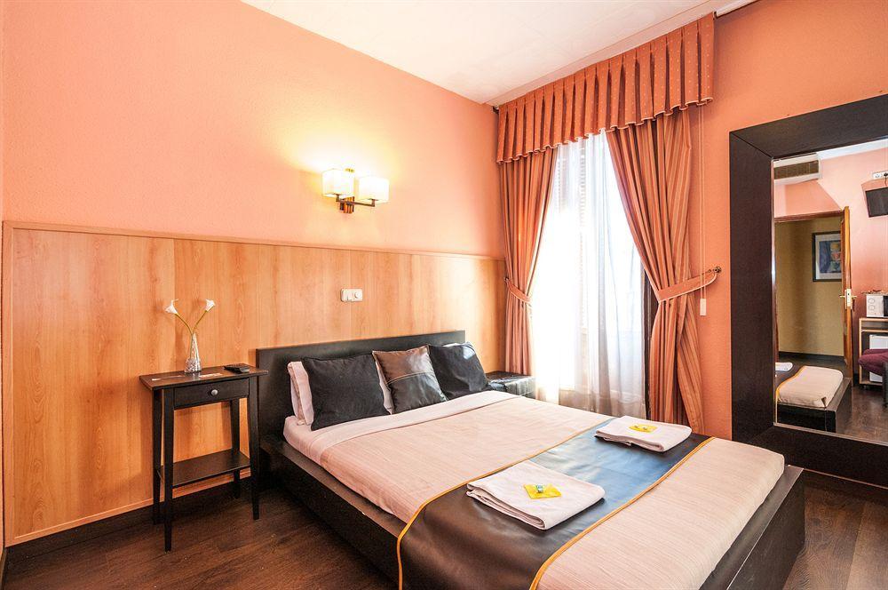 Hostal Gallardo Madrid Buitenkant foto