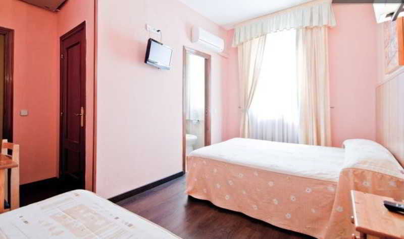 Hostal Gallardo Madrid Buitenkant foto