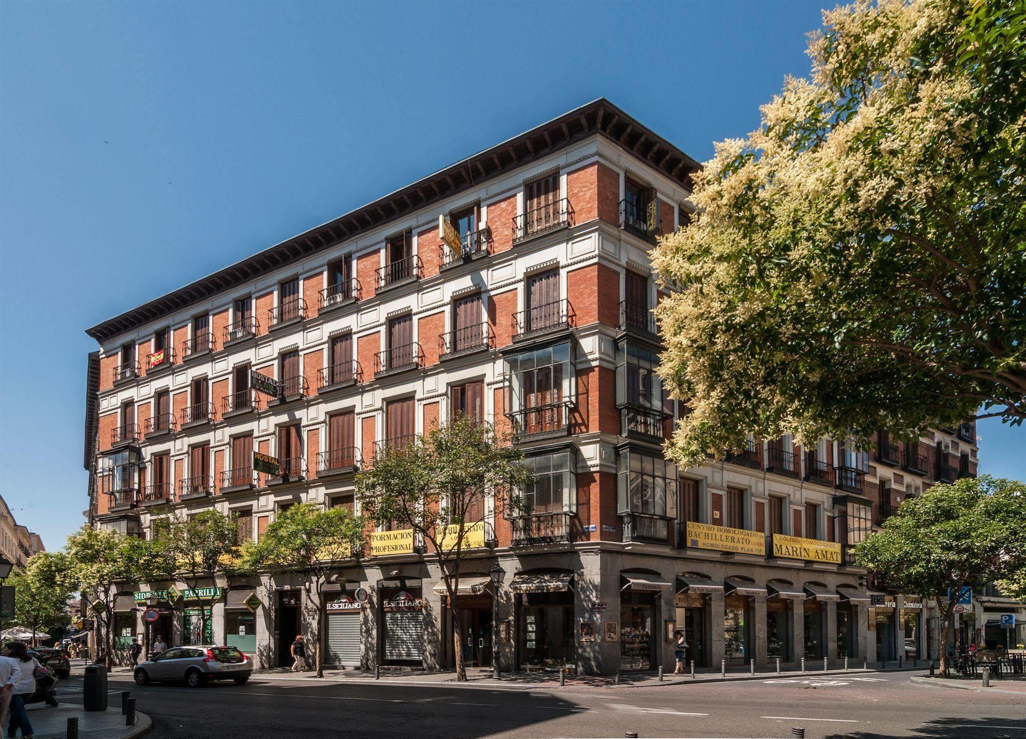 Hostal Gallardo Madrid Buitenkant foto