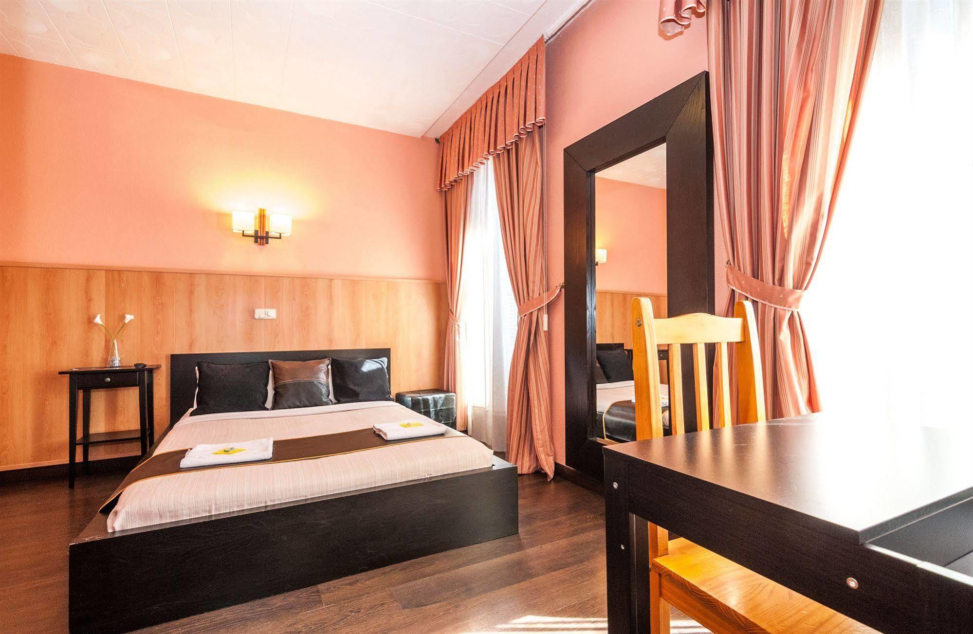 Hostal Gallardo Madrid Buitenkant foto