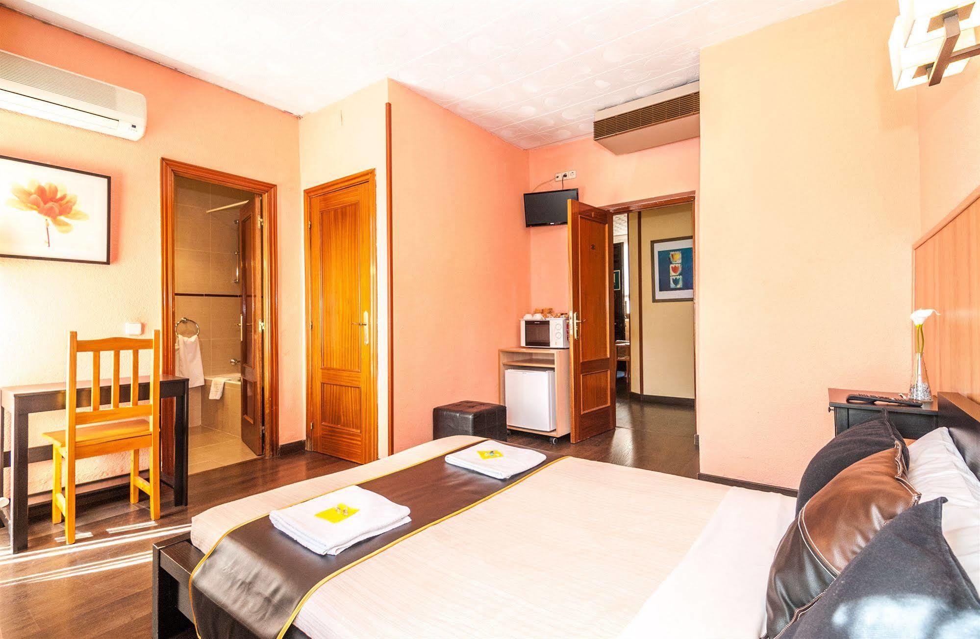 Hostal Gallardo Madrid Buitenkant foto