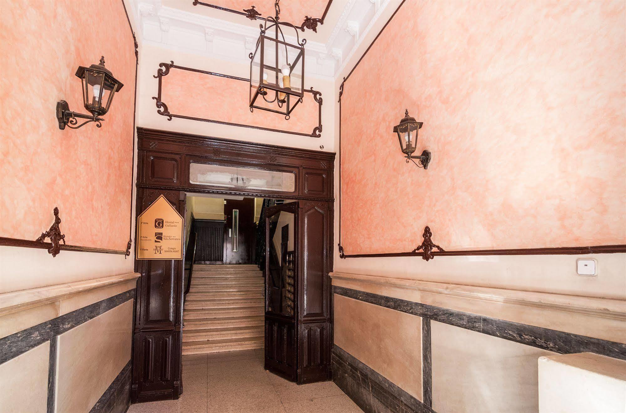 Hostal Gallardo Madrid Buitenkant foto